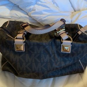 Michael KORS logo bag